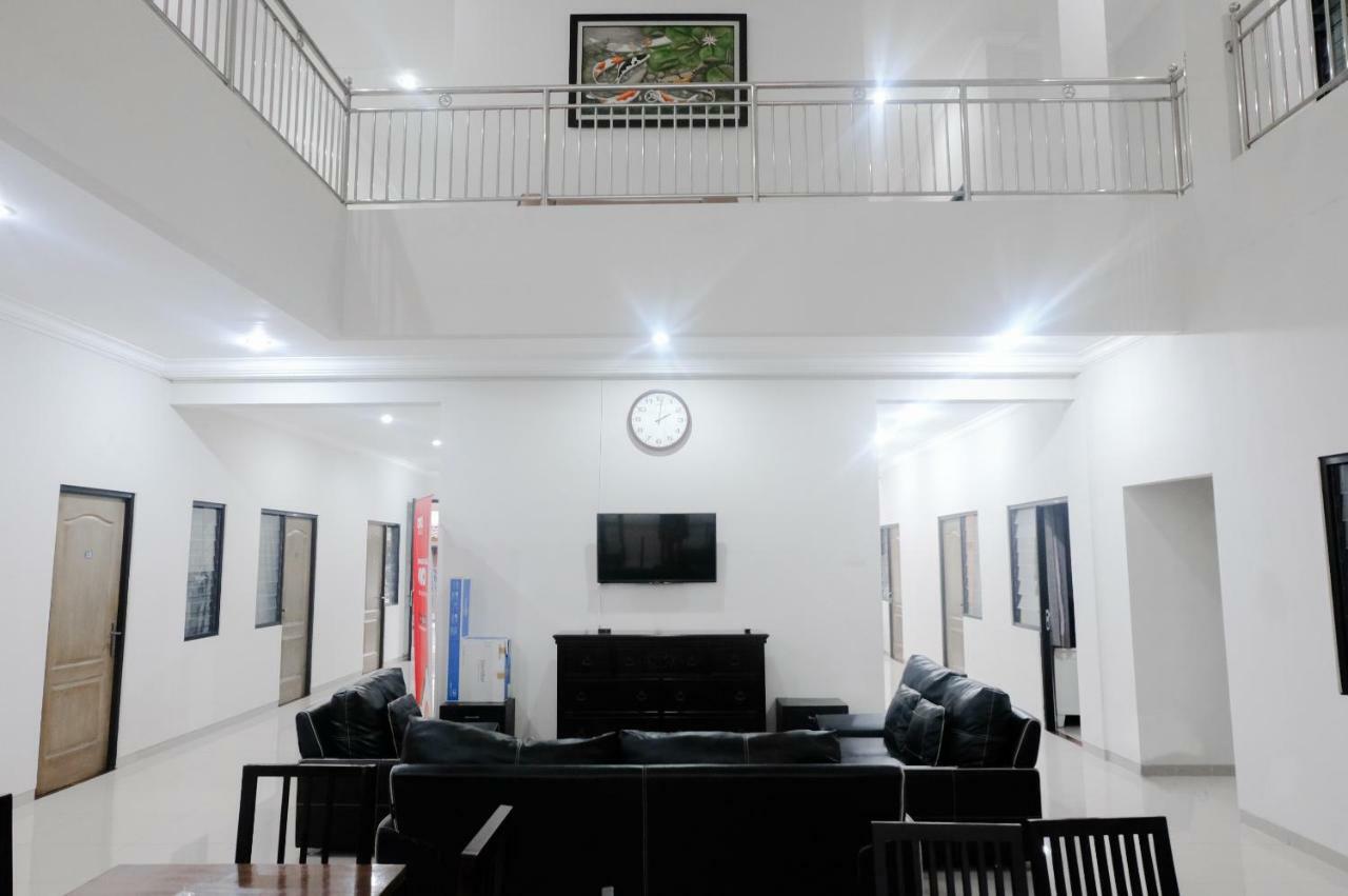 Reddoorz Near Cyber Mall Malang Exterior photo
