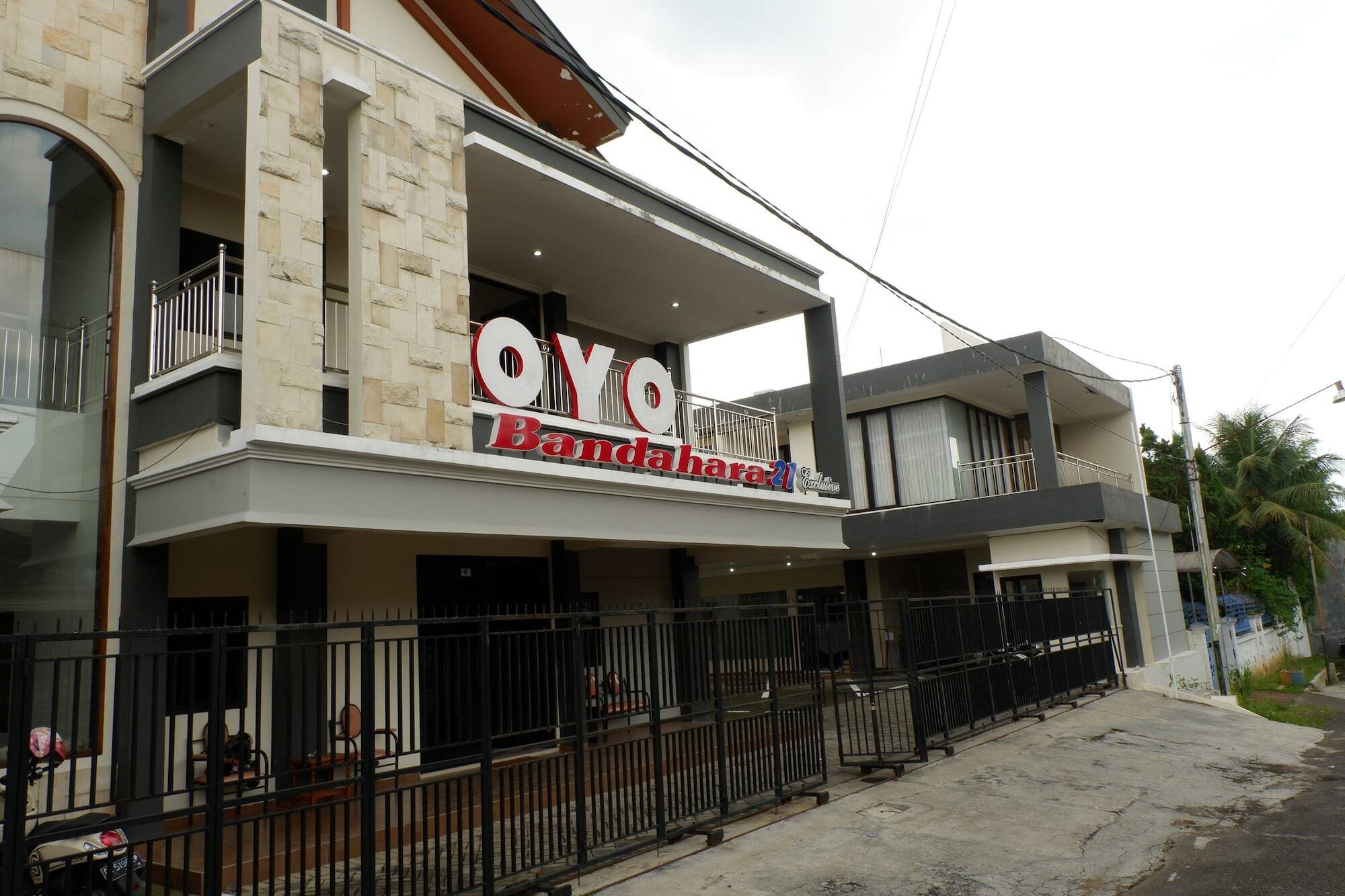 Reddoorz Near Cyber Mall Malang Exterior photo